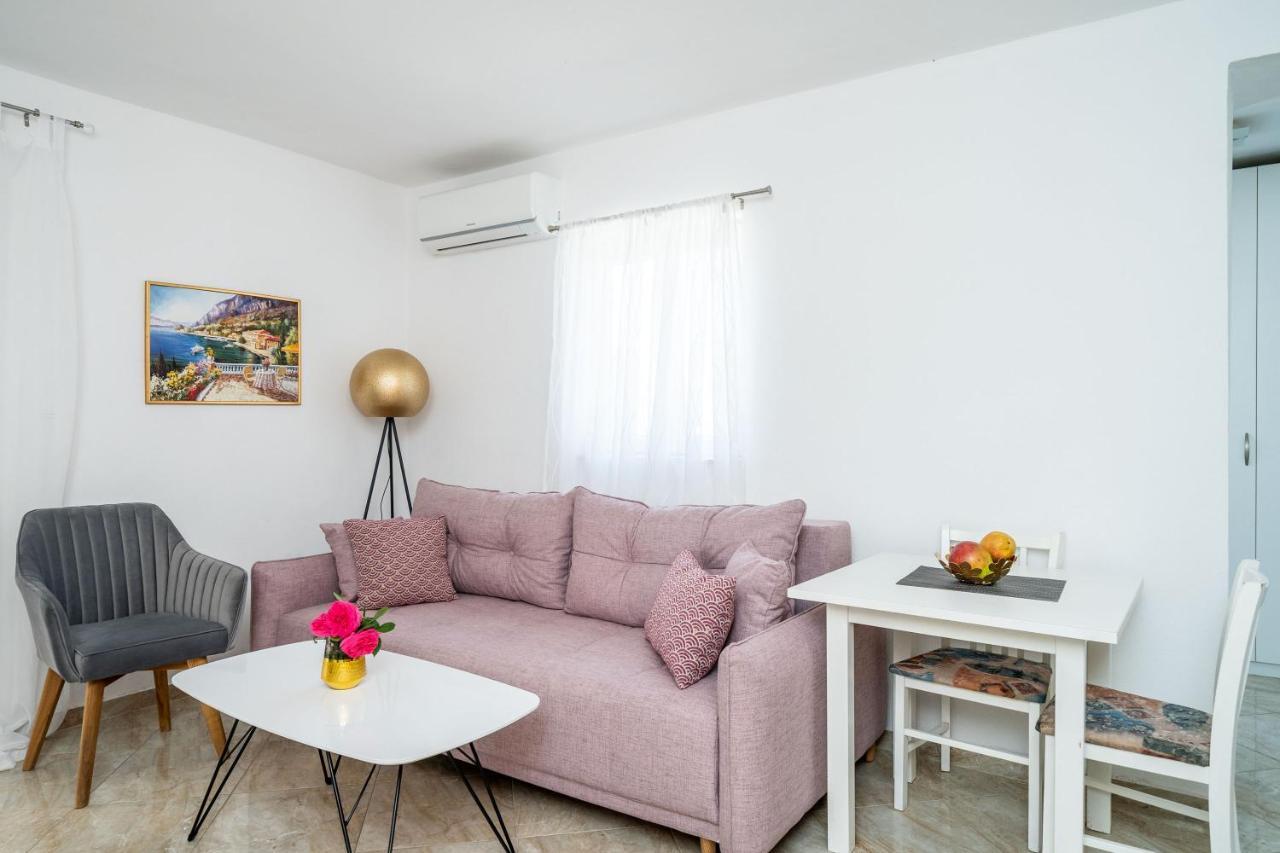 Bellevue Apartment *
